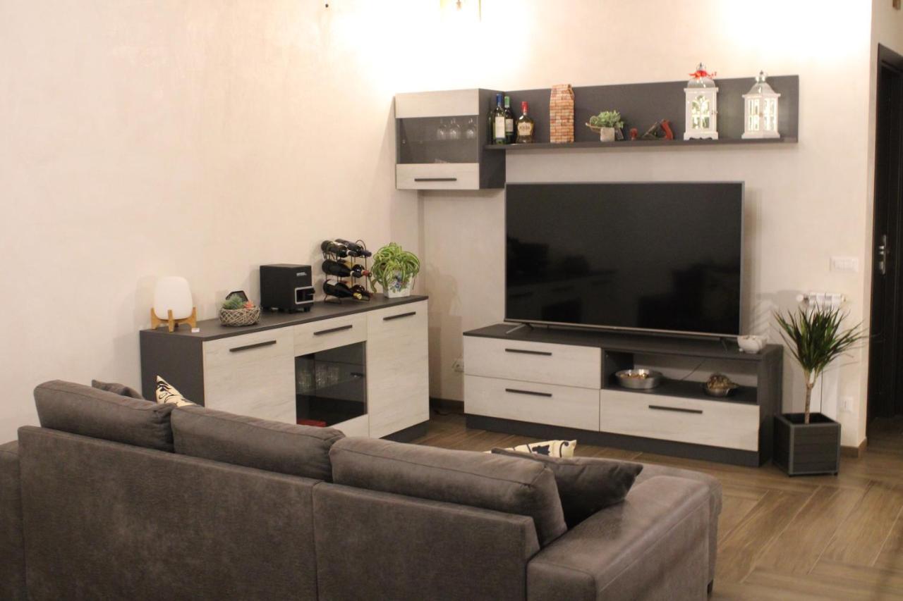 Apartmán La Terrazza Sul Corso Giulianello Exteriér fotografie